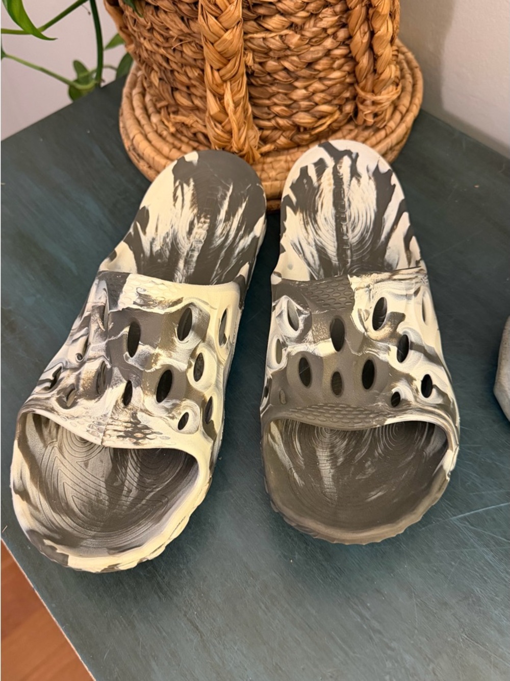 Merrell slides brown and white open toe sandals men’s 12